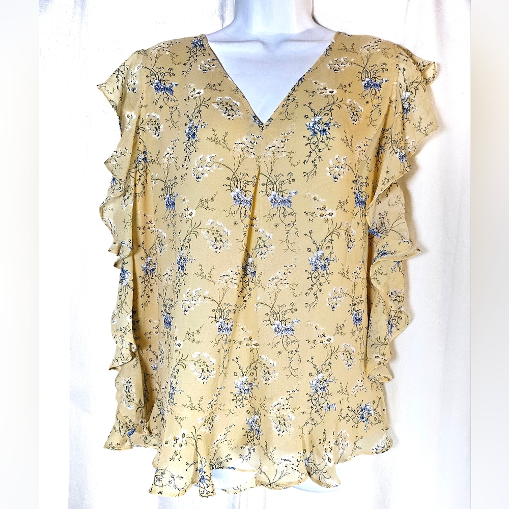 3/$20 Max Studio L Floral Ruffled Top